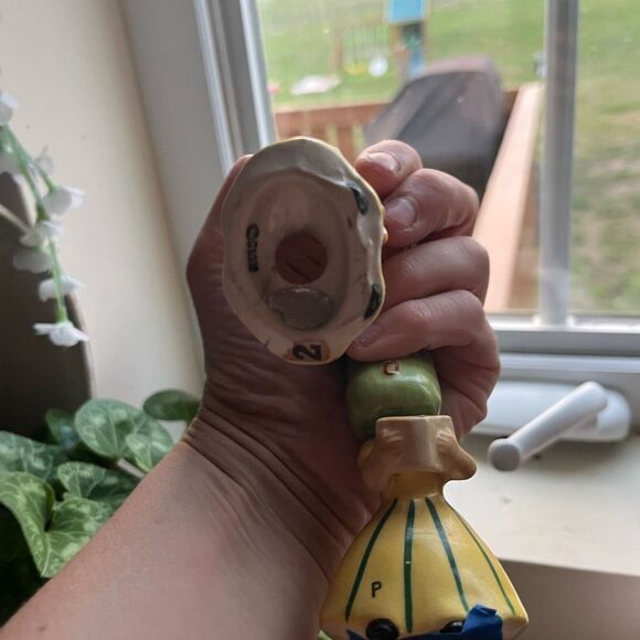 Napco 1950s Anthropomorphic Salt Pepper Shakers~Orange & cucumber Head Art Frien - Picture 2 of 3